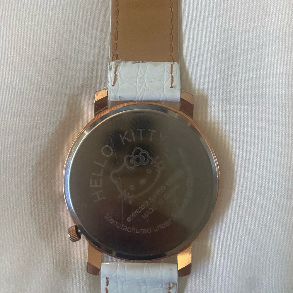 Hello Kitty Watch - Picture 2 of 3